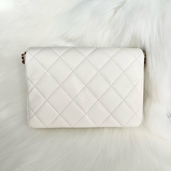 SOLD Chanel 22P Small Melody Flap - Picture 2 of 12